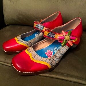 Boho style women’s shoes- leather size 8.5M